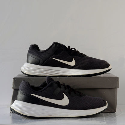 NIKE Revolution 6