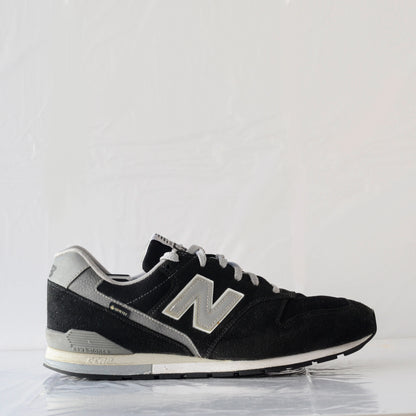 New Balance 996