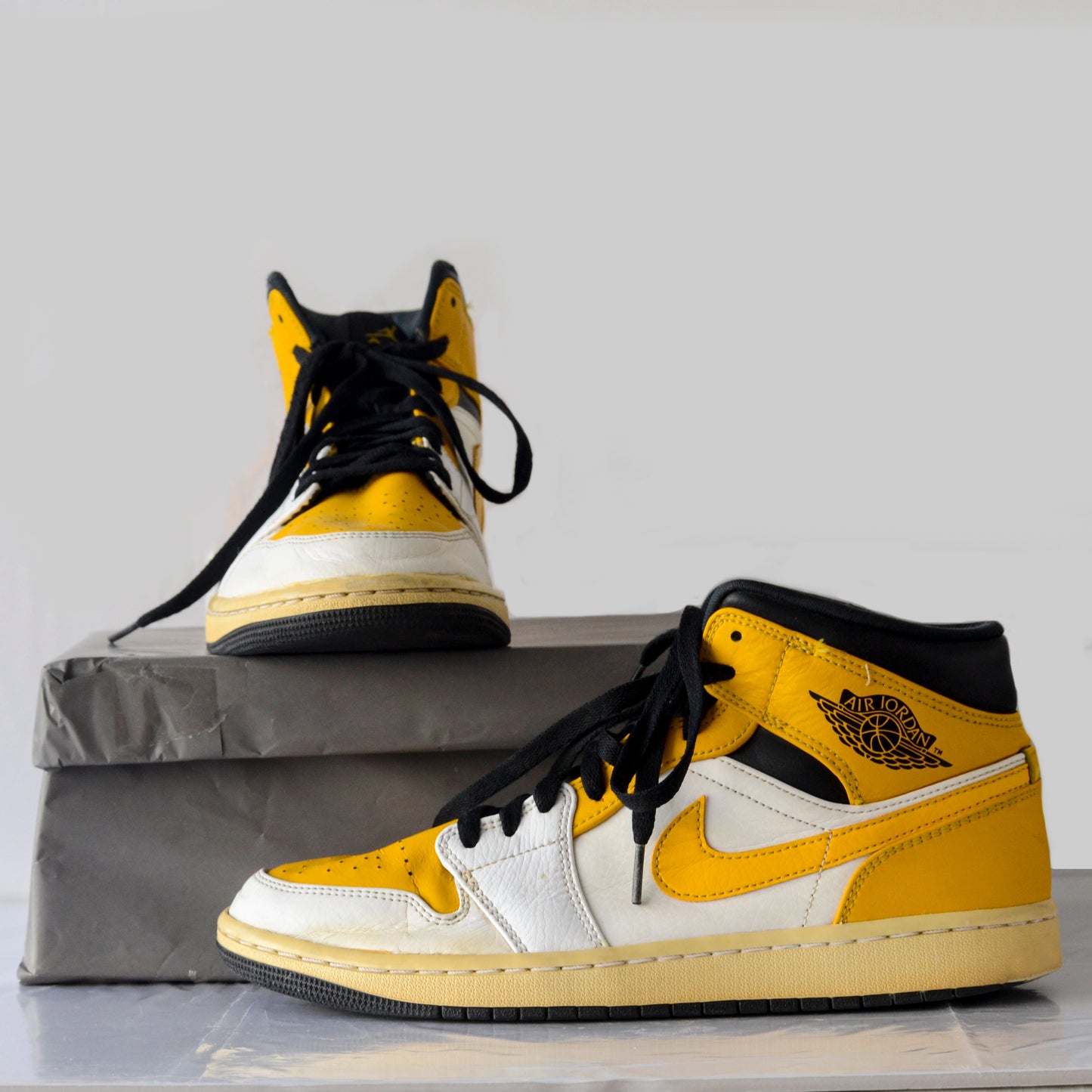 NIKE Air Jordan 1 Mid